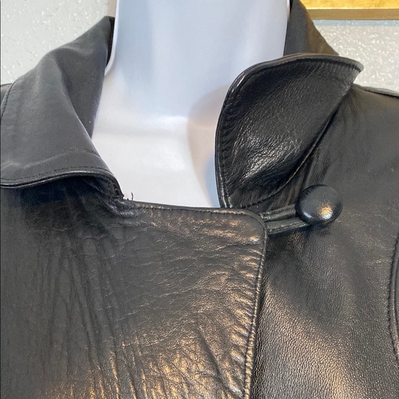 VNTG Black Leather Jacket with Oversized Fit and Lapel Design - Picture 4 of 11